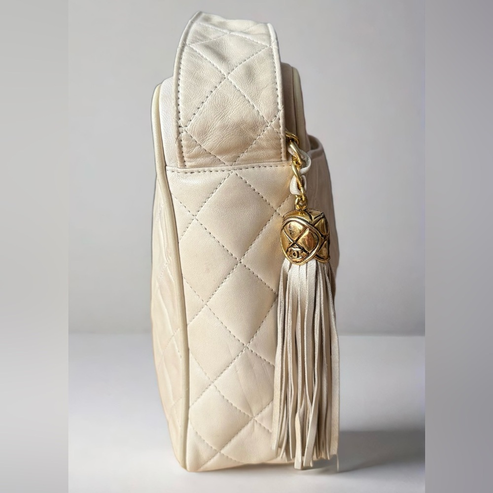 Chanel Quilted CC Tassel Camera Bag Cream /with COA - Picture 5 of 15